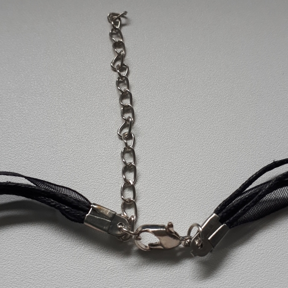 Blue flower in heart shape necklace - Picture 4 of 4